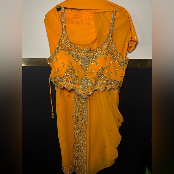 Women’s Traditional Indian Saree draped skirt Set with beading and embroidery - Picture 2 of 16